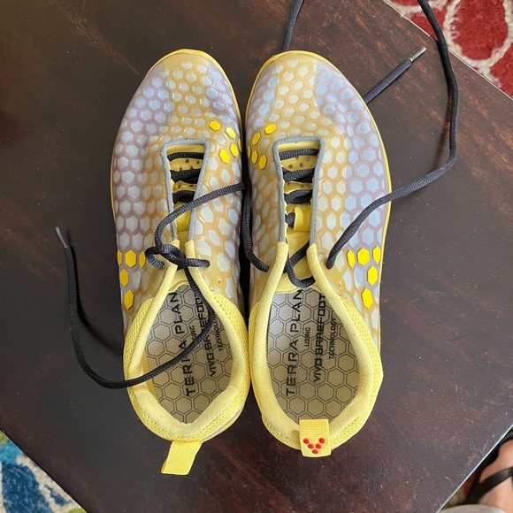 Terra plana shoes - Picture 3 of 3